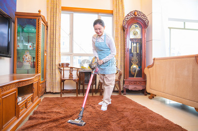 保潔員清潔地毯圖片素材_免費下載_jpg圖片格式_VRF高清圖片501162518_攝圖網(wǎng)